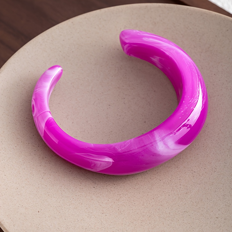Vintage Resin Open Cuff Bangle for Women, Retro Style